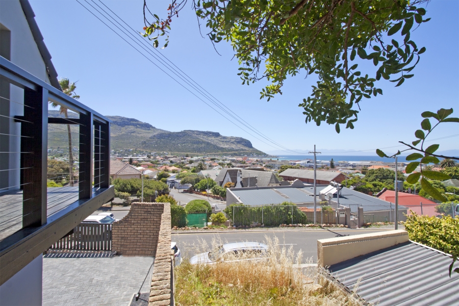4 Bedroom Property for Sale in Fish Hoek Western Cape